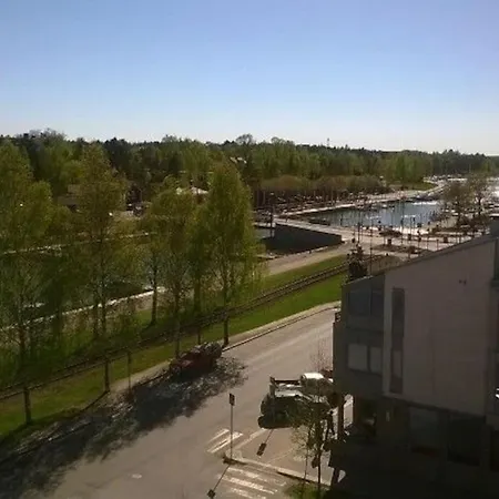 Ylimmaen Kerroksen Luksusnaekymaet Ydinkeskustassa Apartament Uusikaupunki