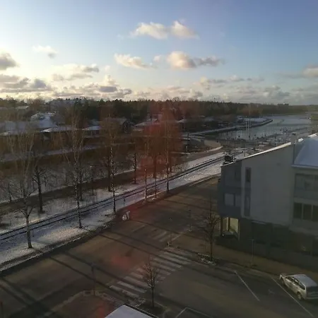 Ylimmaen Kerroksen Luksusnaekymaet Ydinkeskustassa * Uusikaupunki