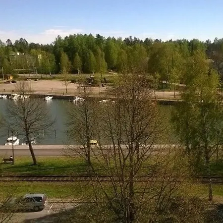 Apartment Ylimmaen Kerroksen Luksusnaekymaet Ydinkeskustassa Uusikaupunki